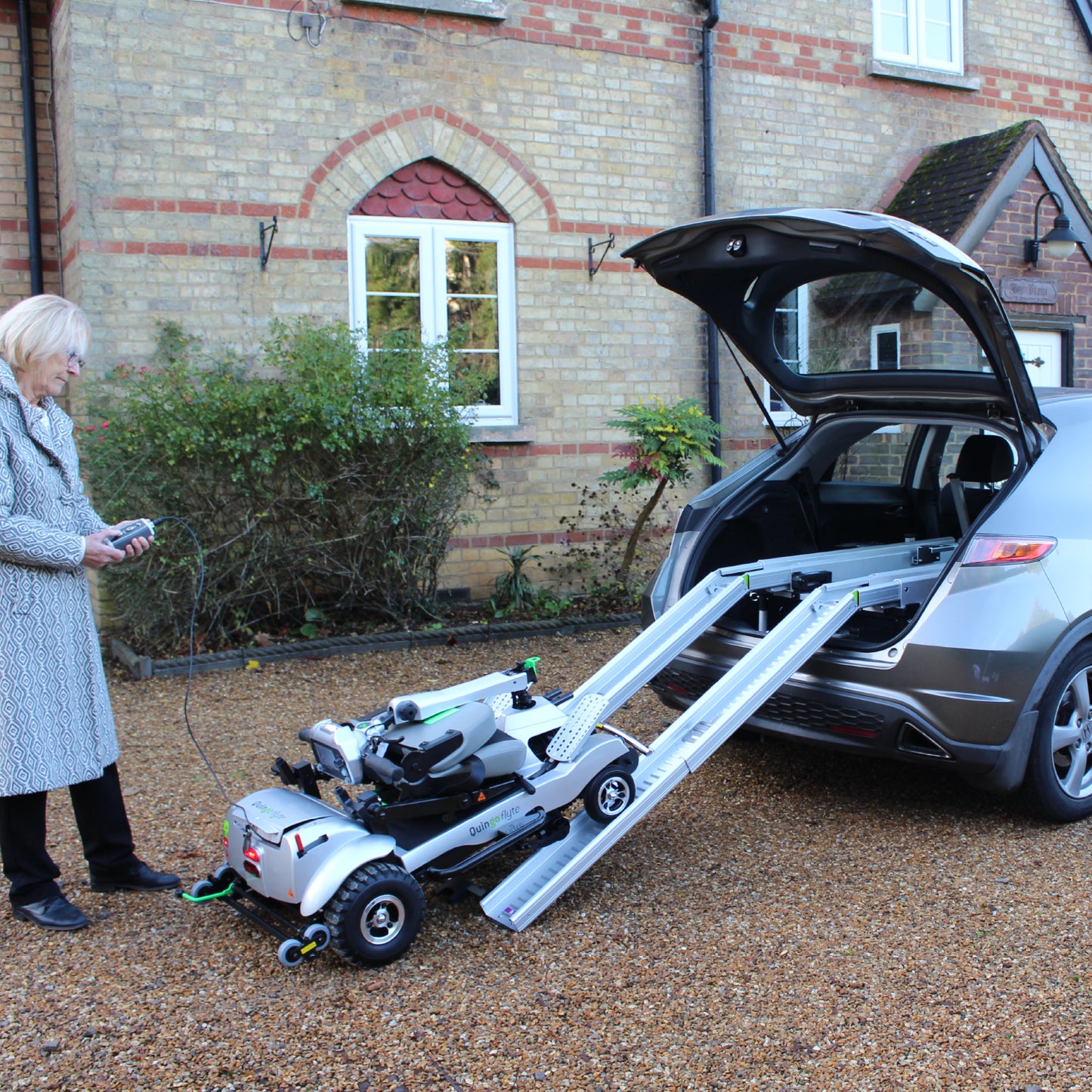 Quingo Flyte Mobility Scooter With MK2 Self Loading Ramp